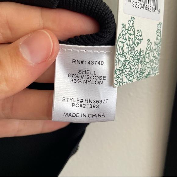 New NWT Tuckernuck Hyacinth House black knit off the shoulder Adrianna top XXS - Picture 10 of 16